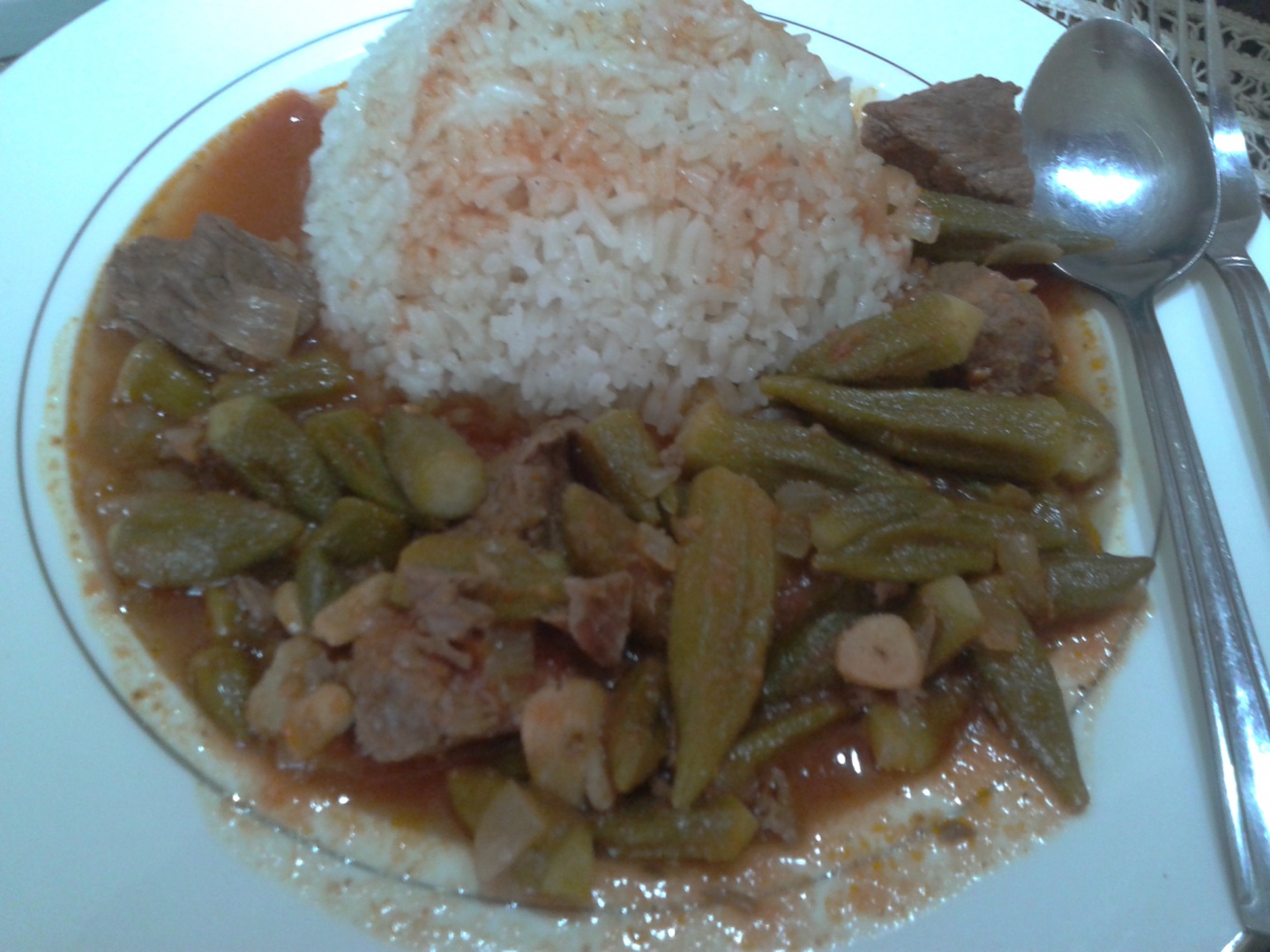 BAME CU CARNE DE VITA SI GARNITURA DE OREZ