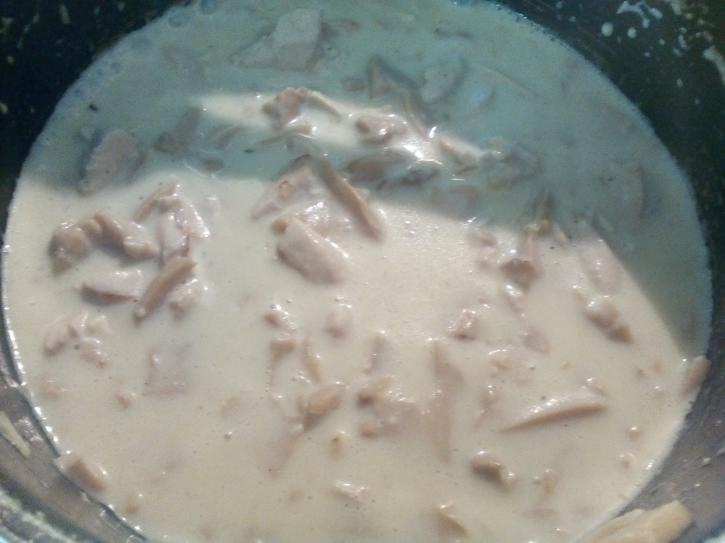 Fusilli  la cuptor cu piept de pui, ciuperci si sos bechamel