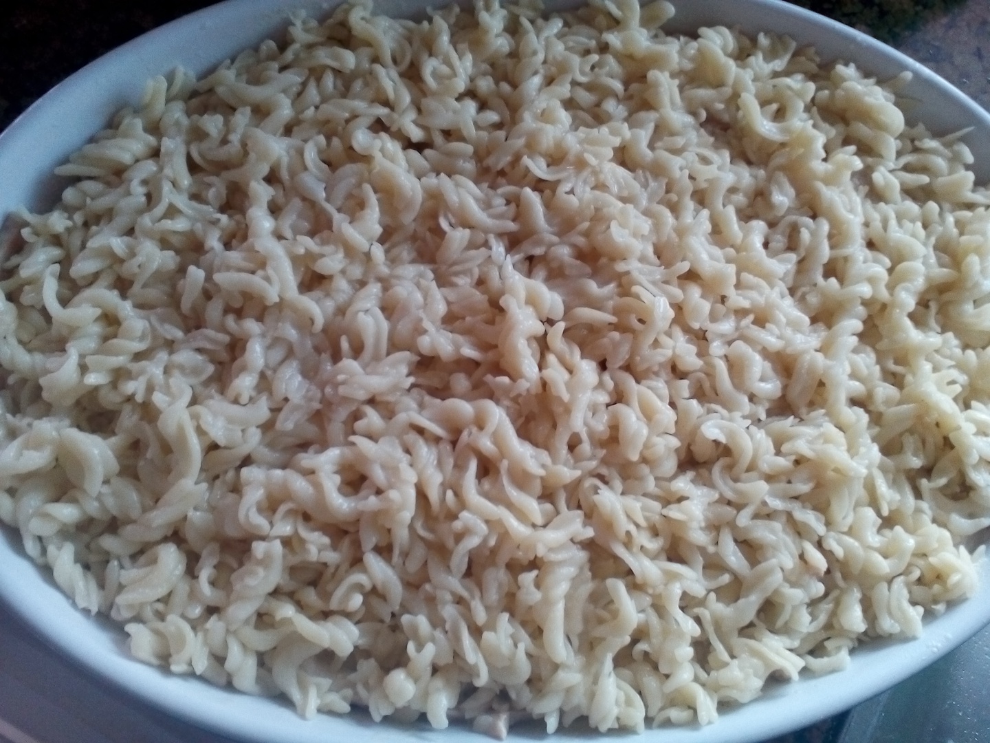 Fusilli  la cuptor cu piept de pui, ciuperci si sos bechamel