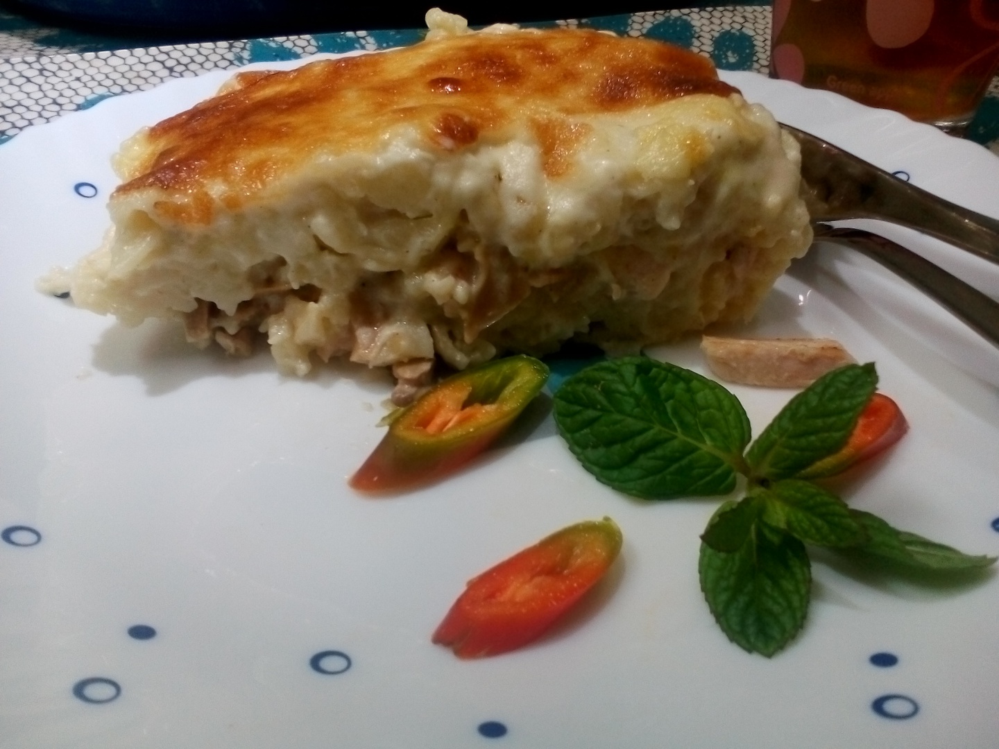 Fusilli  la cuptor cu piept de pui, ciuperci si sos bechamel