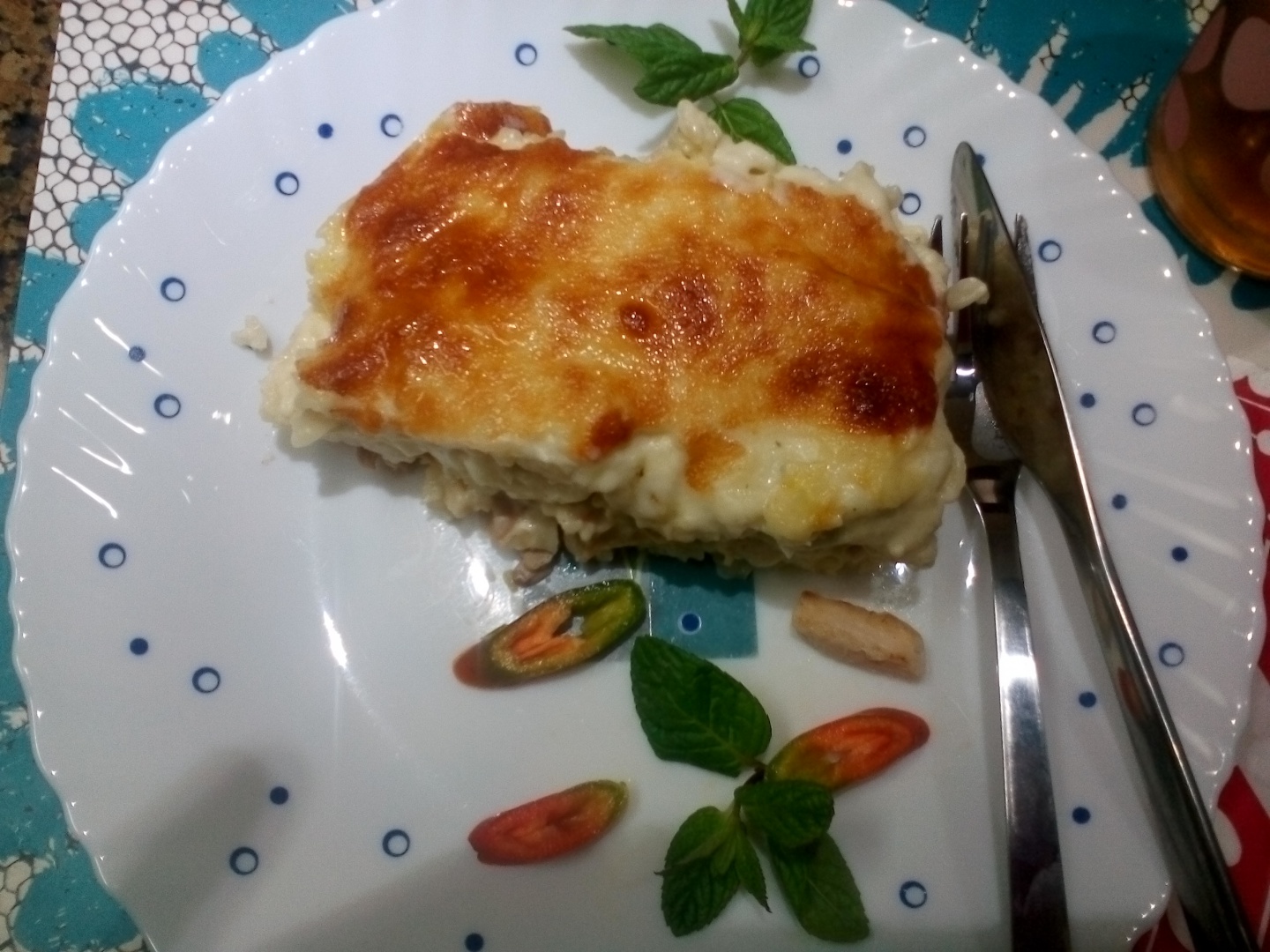 Fusilli  la cuptor cu piept de pui, ciuperci si sos bechamel