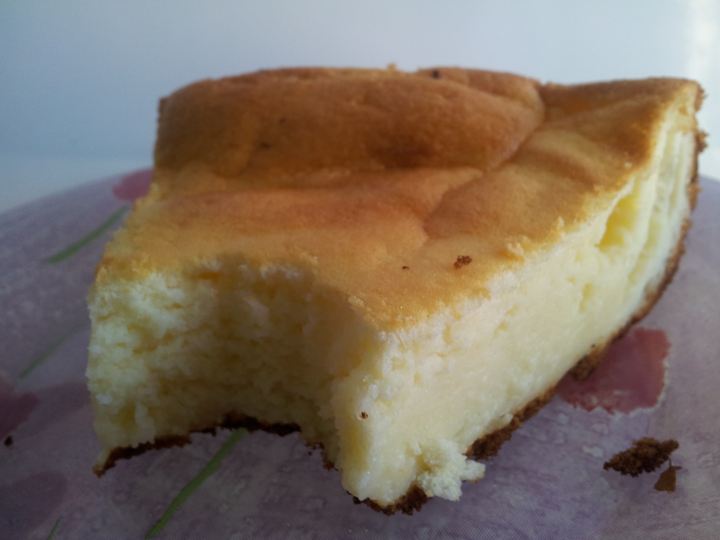 Prajitura pufoasa cu crema de branza