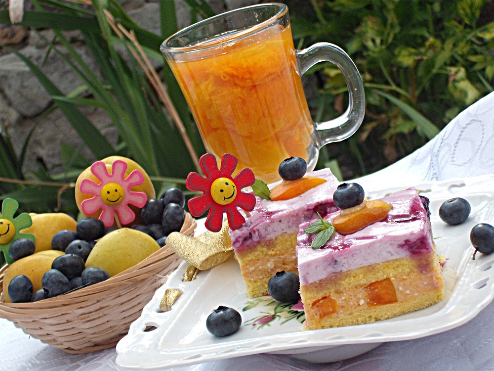 Prajitura cu caise si afine