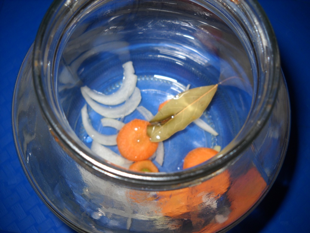 Macrou marinat la rece. Cea mai buna conserva de peste pe care o poti face acasa