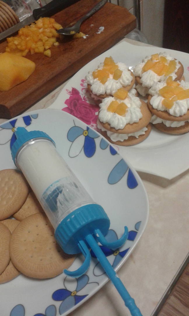 Turnulete de branza cu kaky