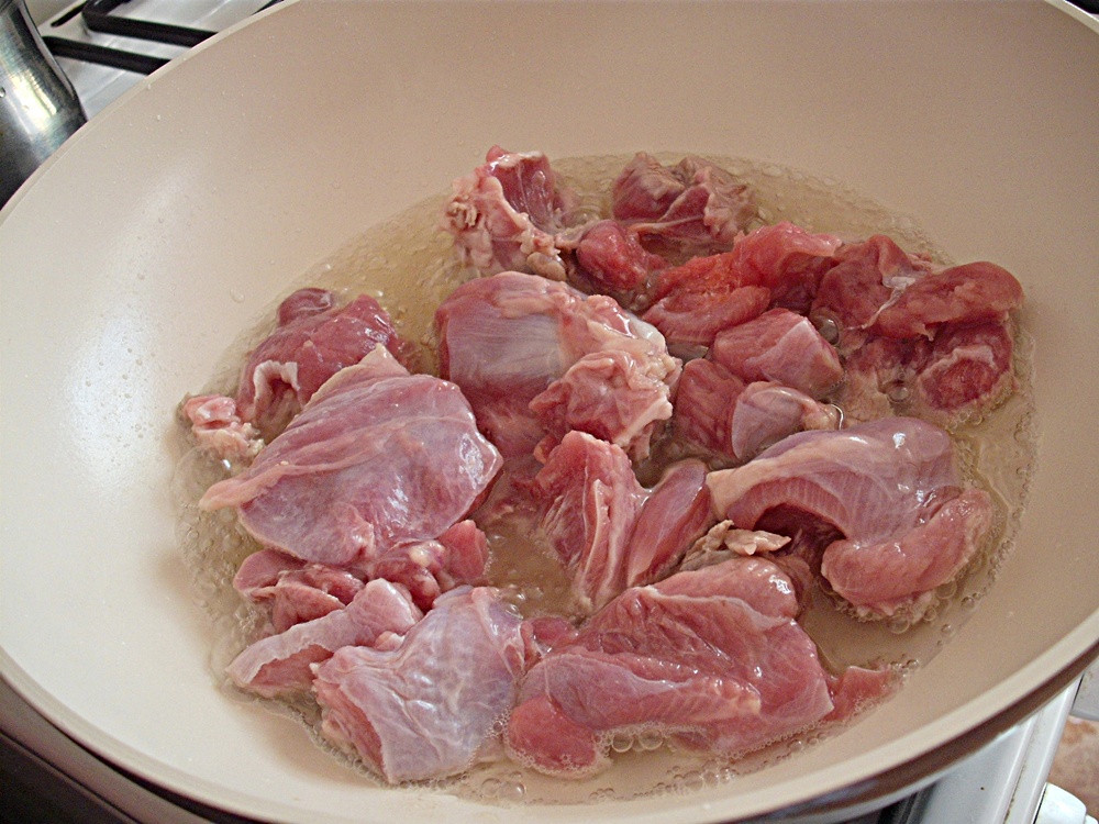 Gulas de curcan cu legume