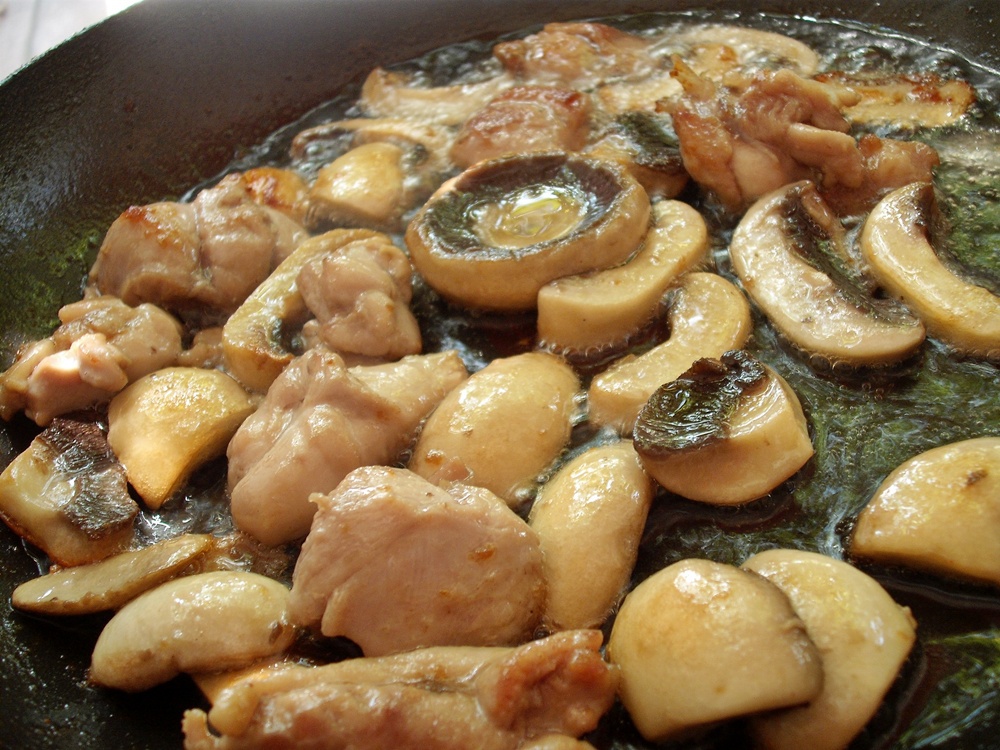 Papricas cu ciuperci