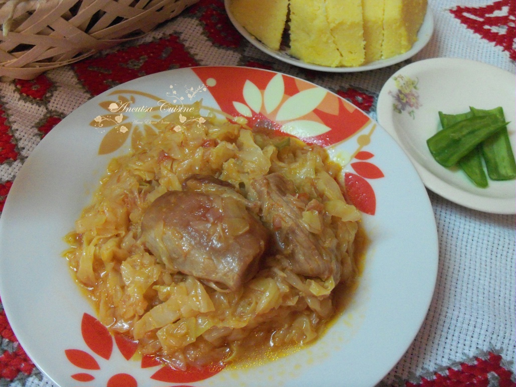 Mancare cu varza si carne