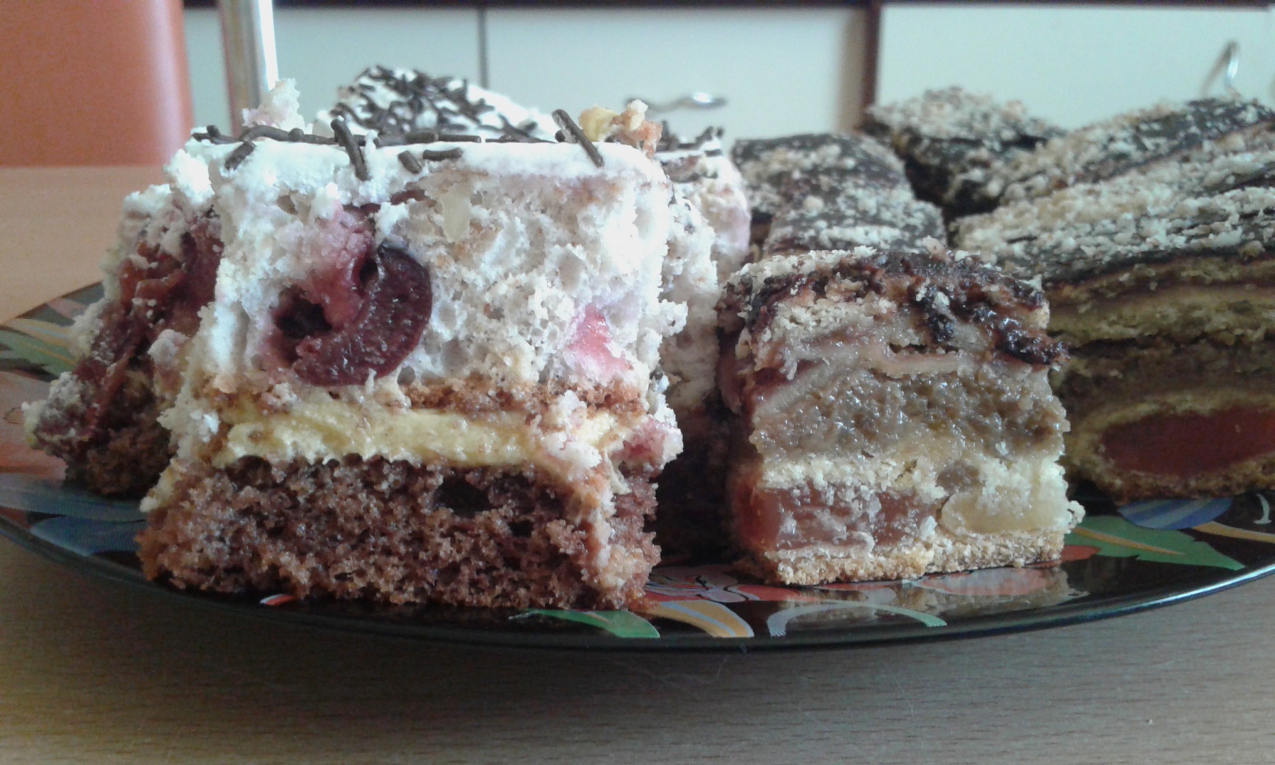 Prajitura cu visine si nuca