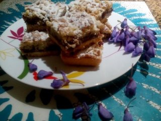 Prajitura cu gem de prune si nuca