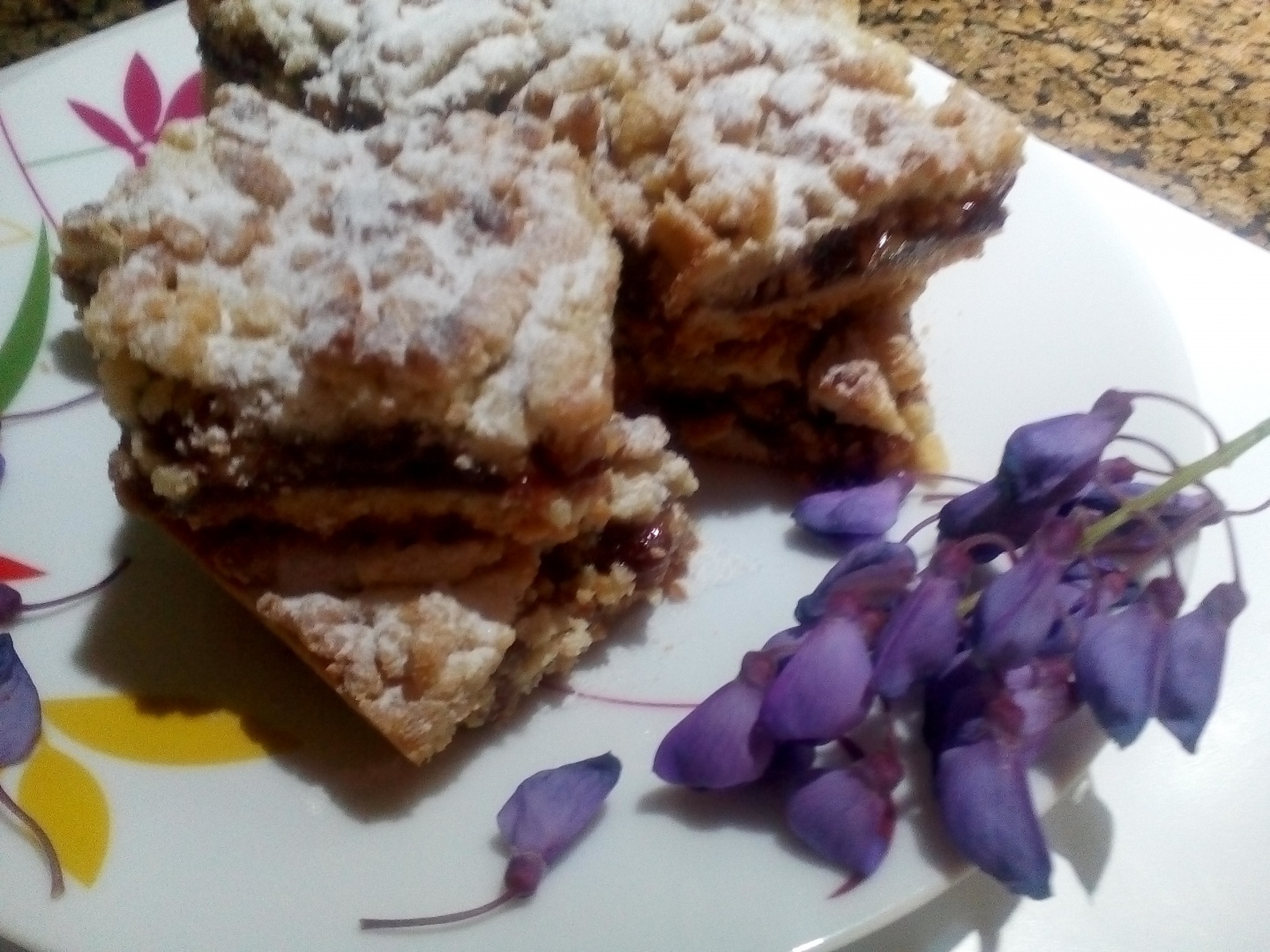 Prajitura cu gem de prune si nuca