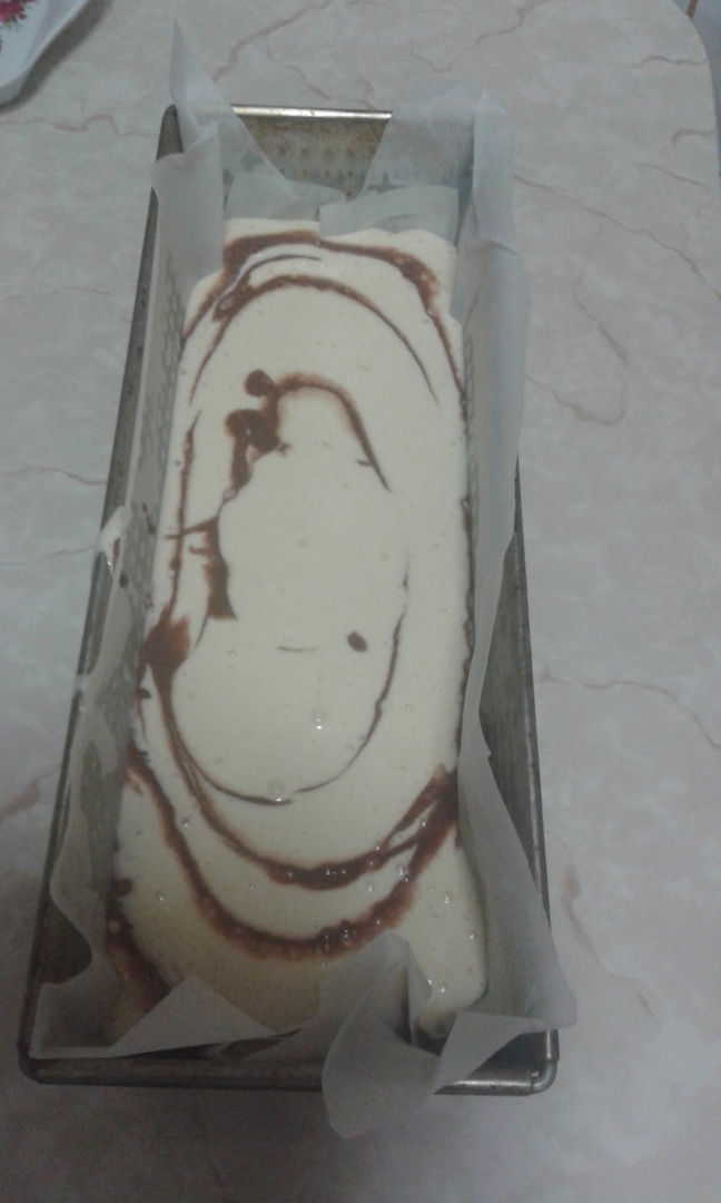 Briose pufoase cu nuca,ciocolata si frisca si chec pufos