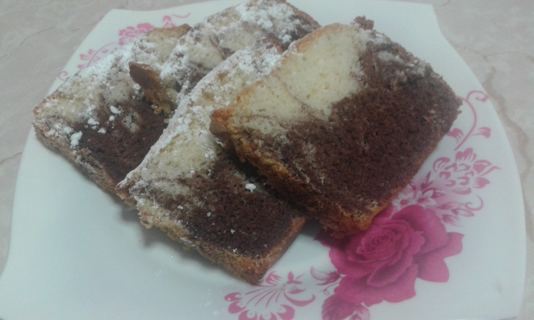 Briose pufoase cu nuca,ciocolata si frisca si chec pufos