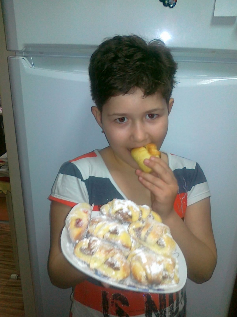 Cornulete cu magiun de prune si nuca