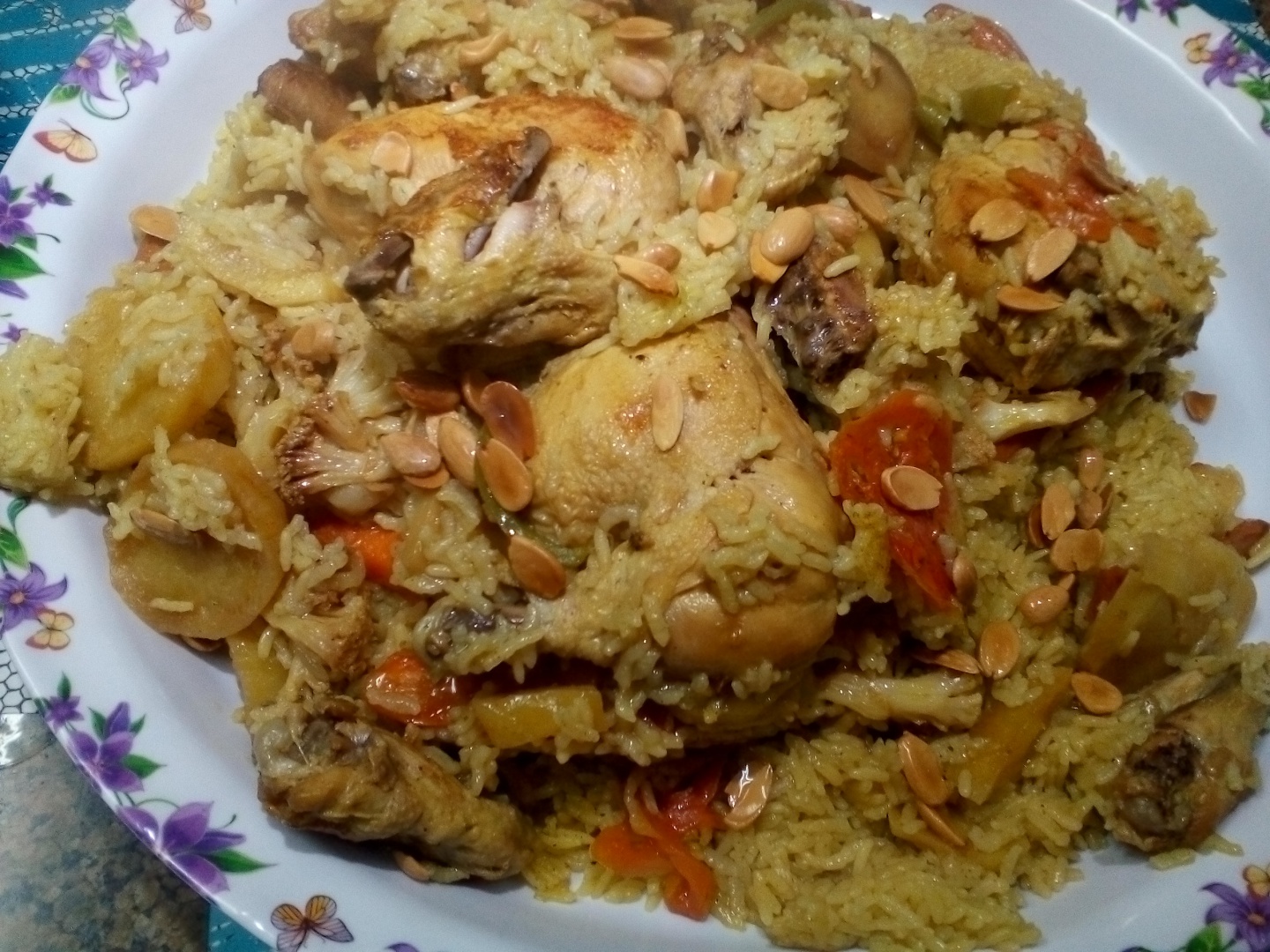Maqlube-mancare arabeasca cu orez si legume
