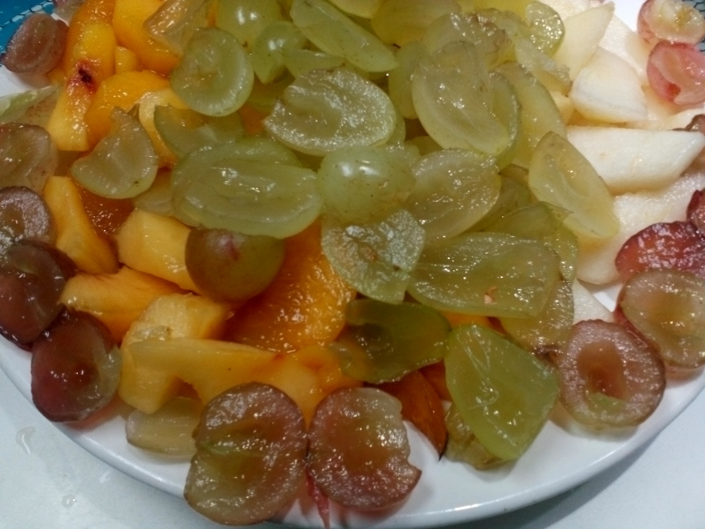 Tarta cu fructe  de toamna(mere, pere, struguri)