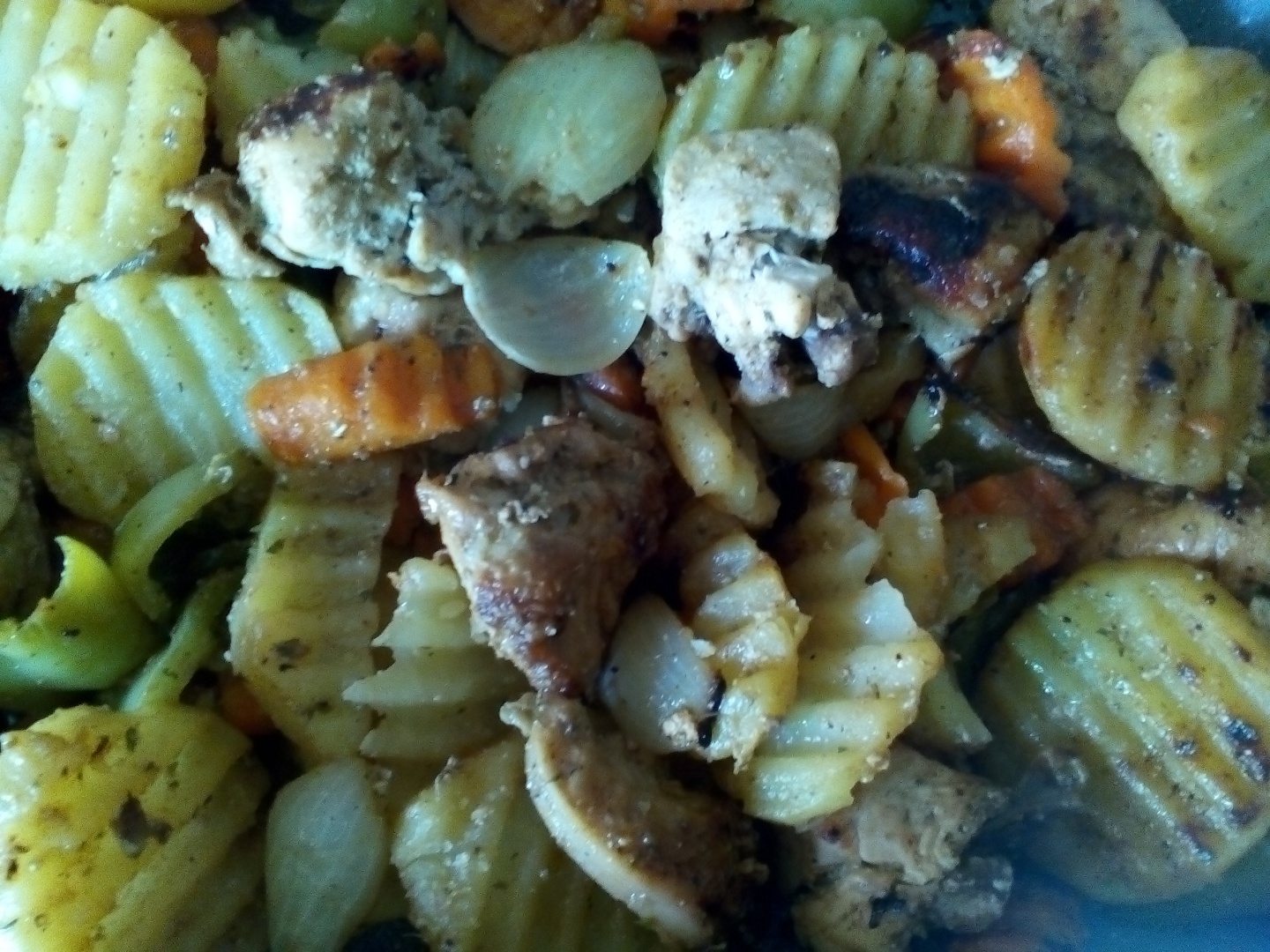 Piept de pui cu legume la gratar (in tava grill pe aragaz)