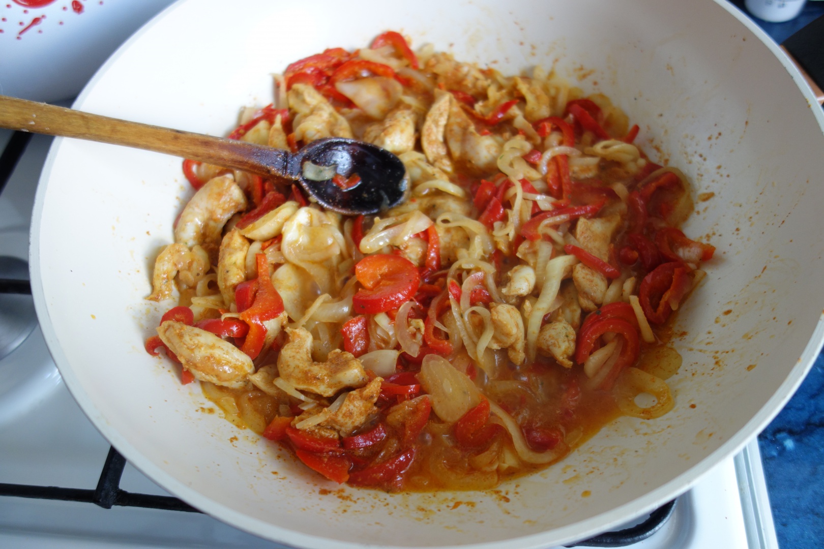 Tocanita de ardei cu piept de pui