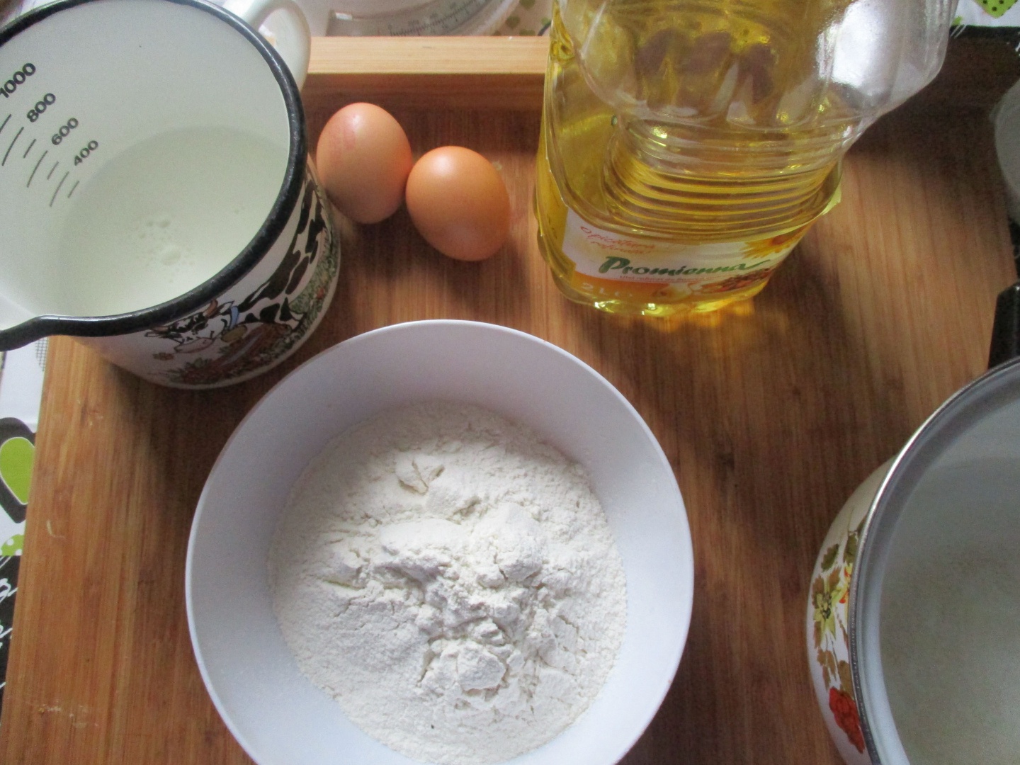 Clatite fine cu cascaval ras si parmezan