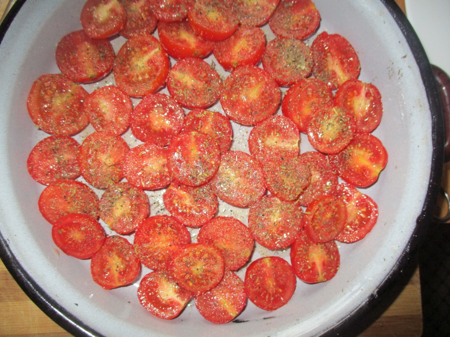 Clatite fine cu cascaval ras si parmezan