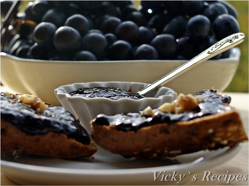 Magiun de struguri cu nuca