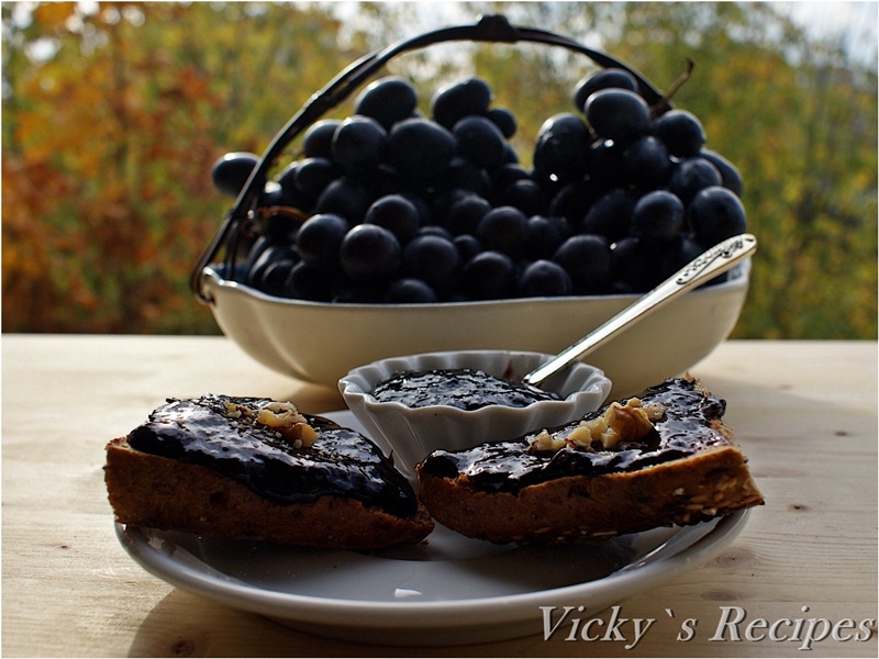 Magiun de struguri cu nuca