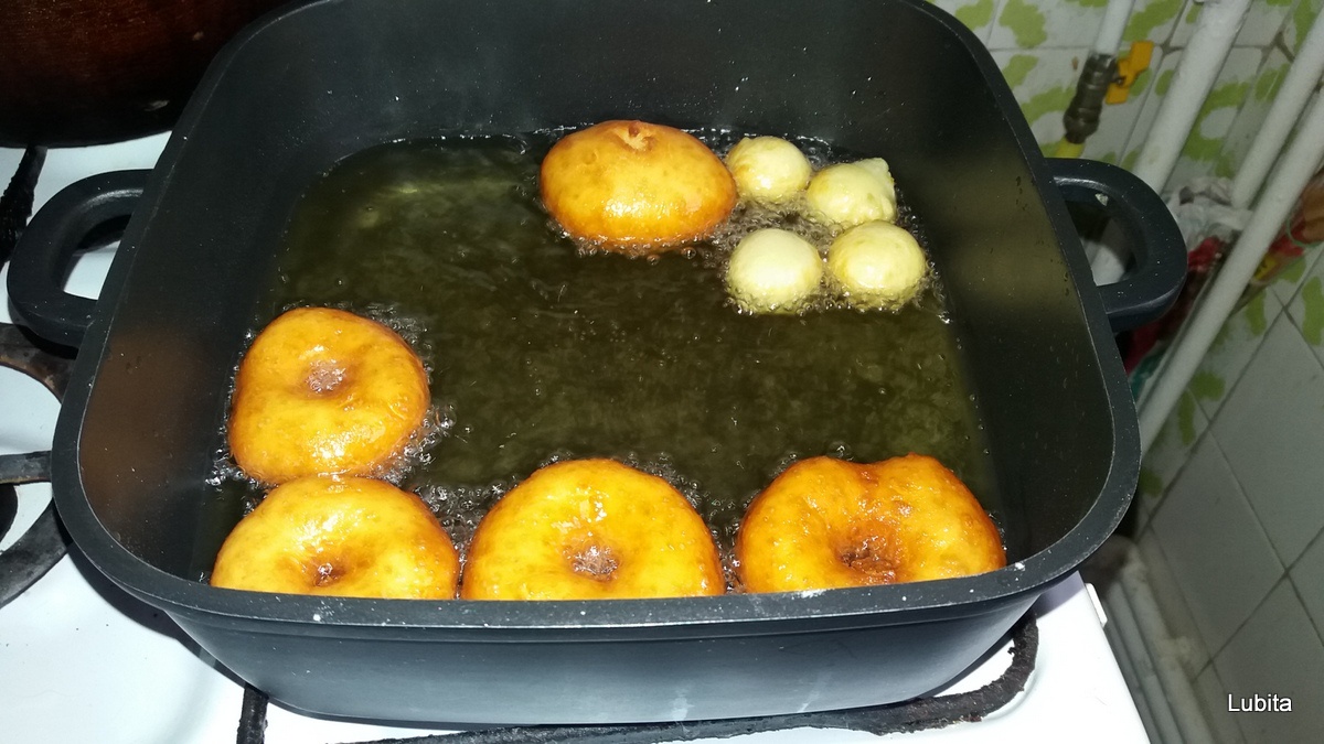 Reţetă de preparare a papanaşilor moldoveneşti