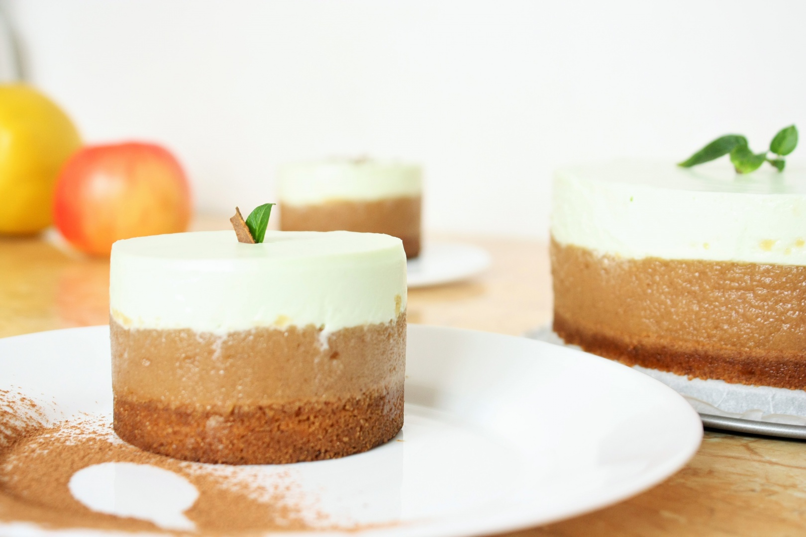 Prajitura cu mousse de mere si ricotta