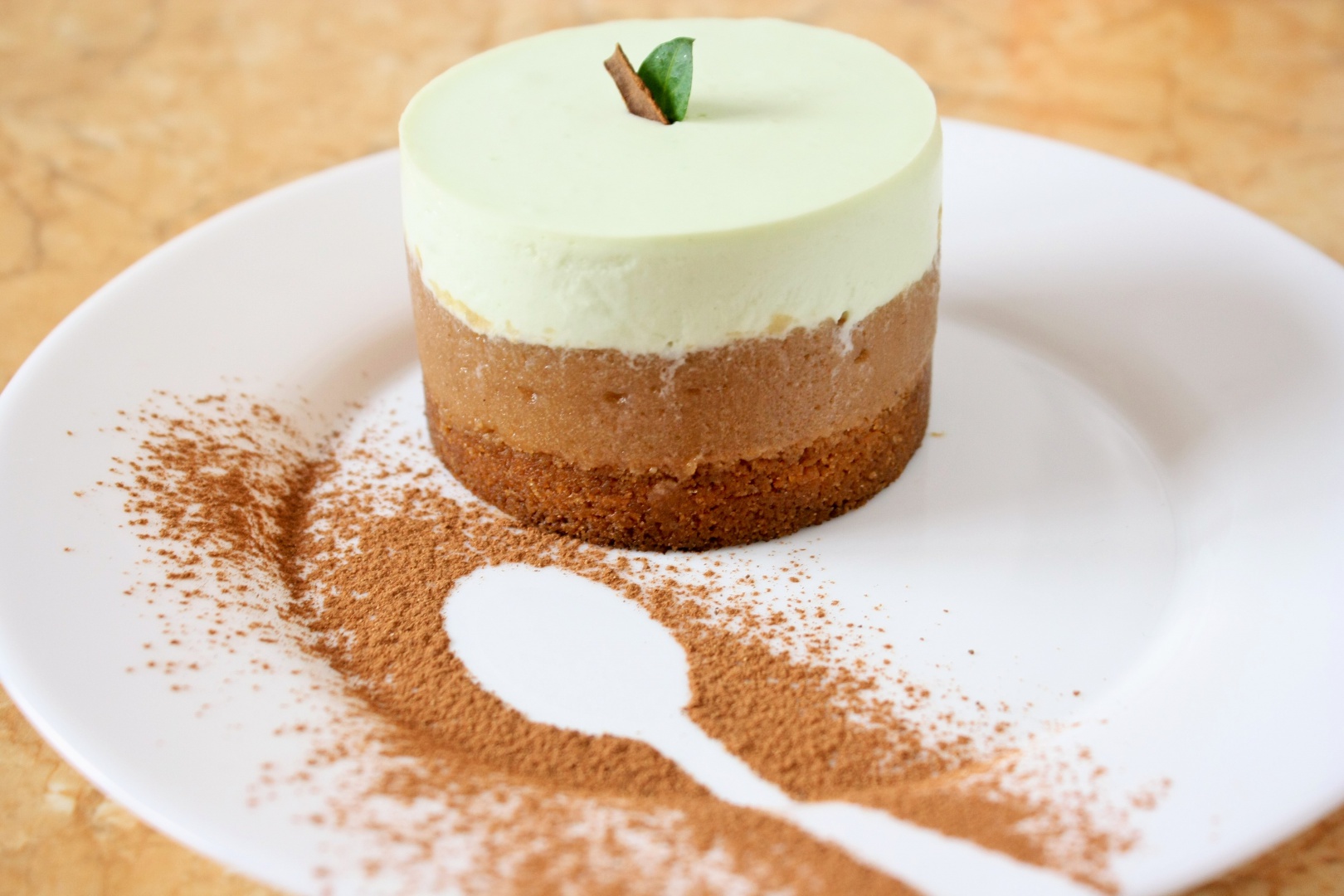 Prajitura cu mousse de mere si ricotta