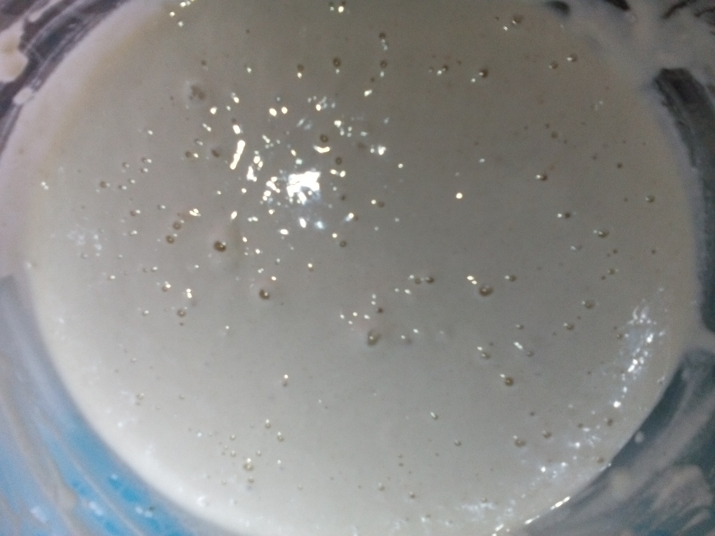 Pateuri cu masline negre si mozzarella