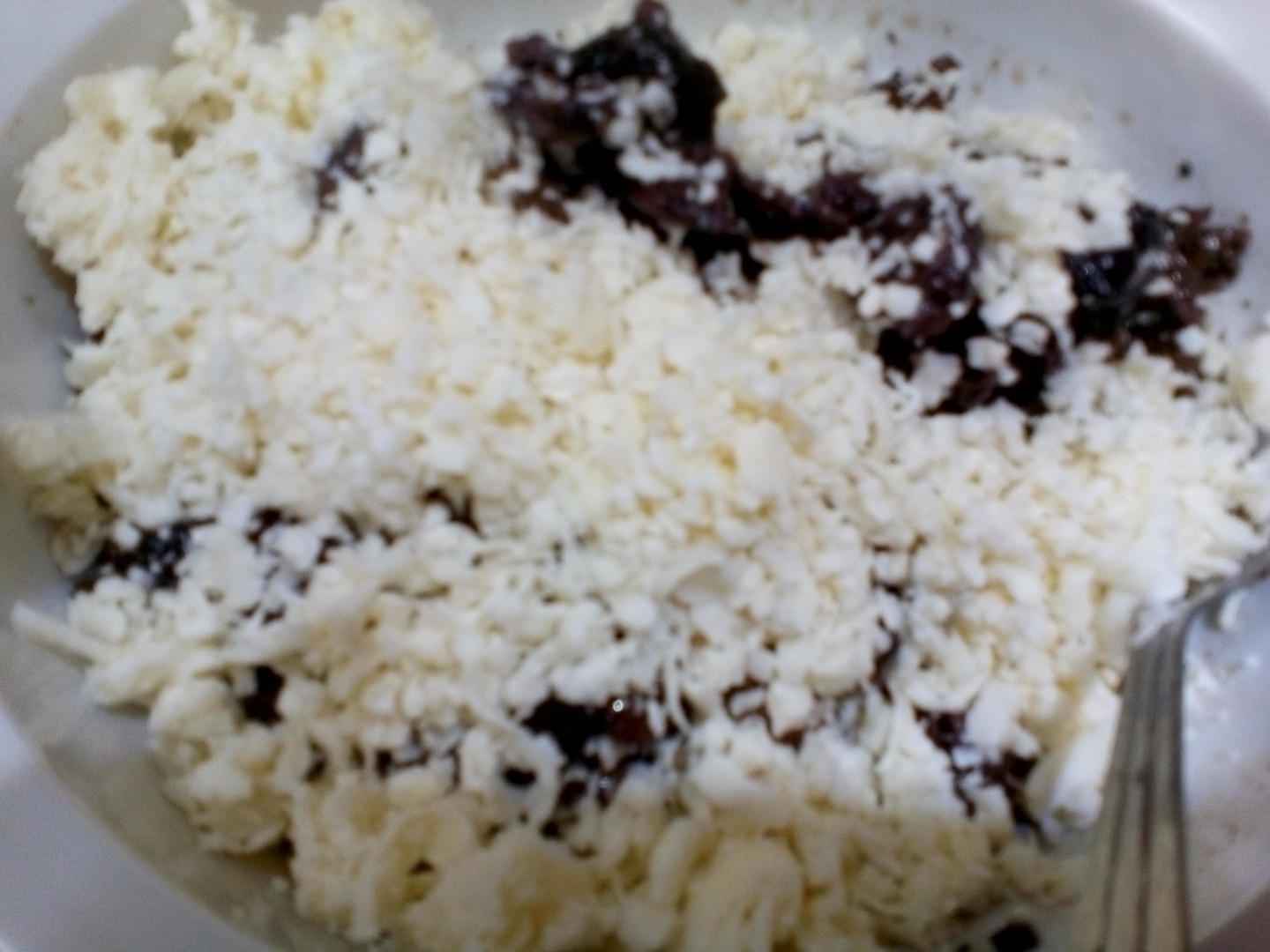 Pateuri cu masline negre si mozzarella