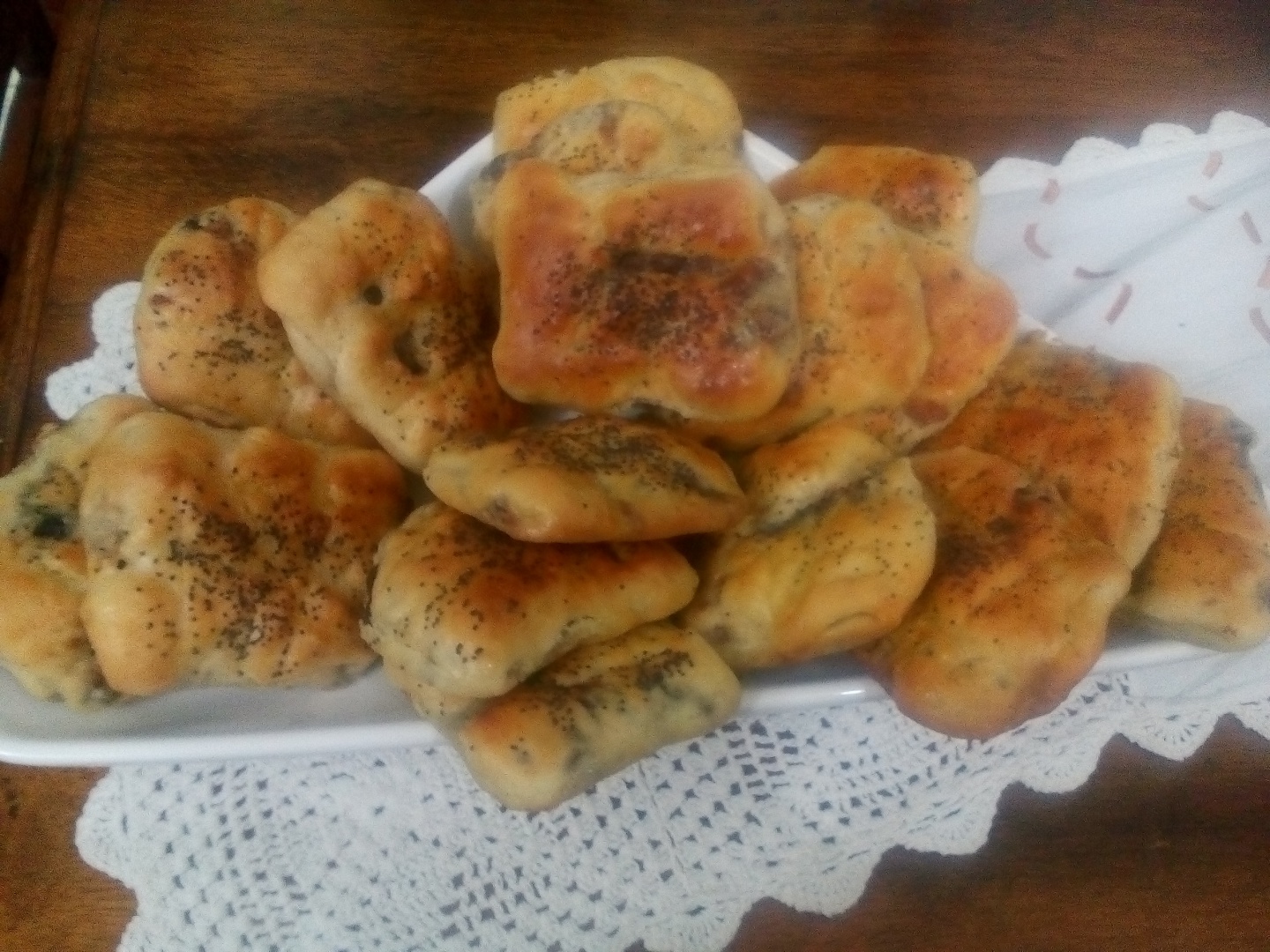 Pateuri cu masline negre si mozzarella