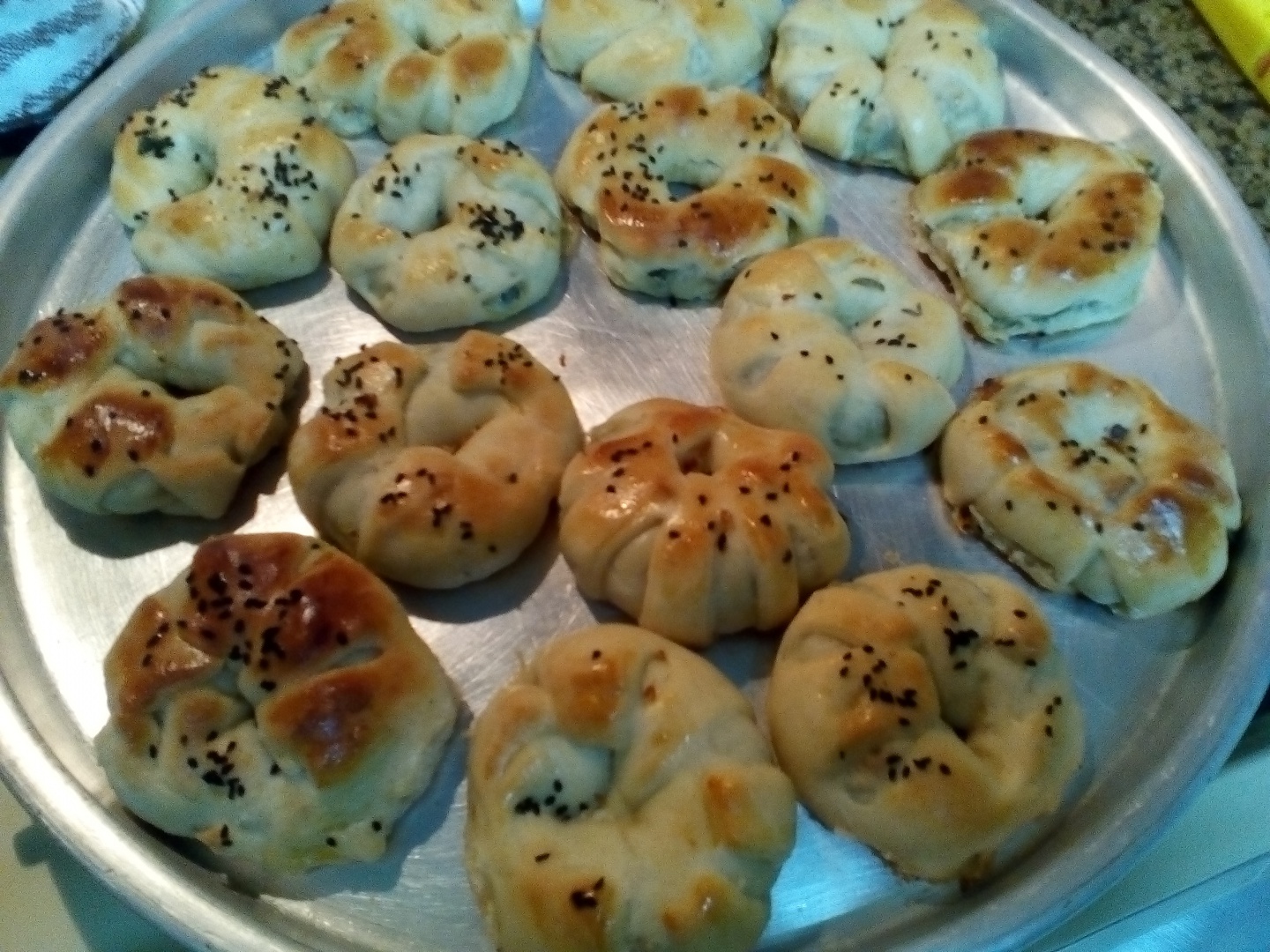 Rozete cu branza si oregano