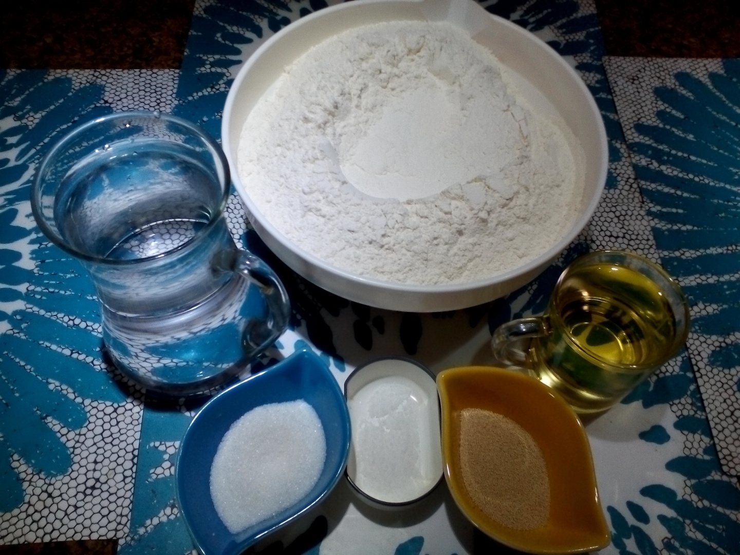 Mic dejun traditional - Manakish - zaatar