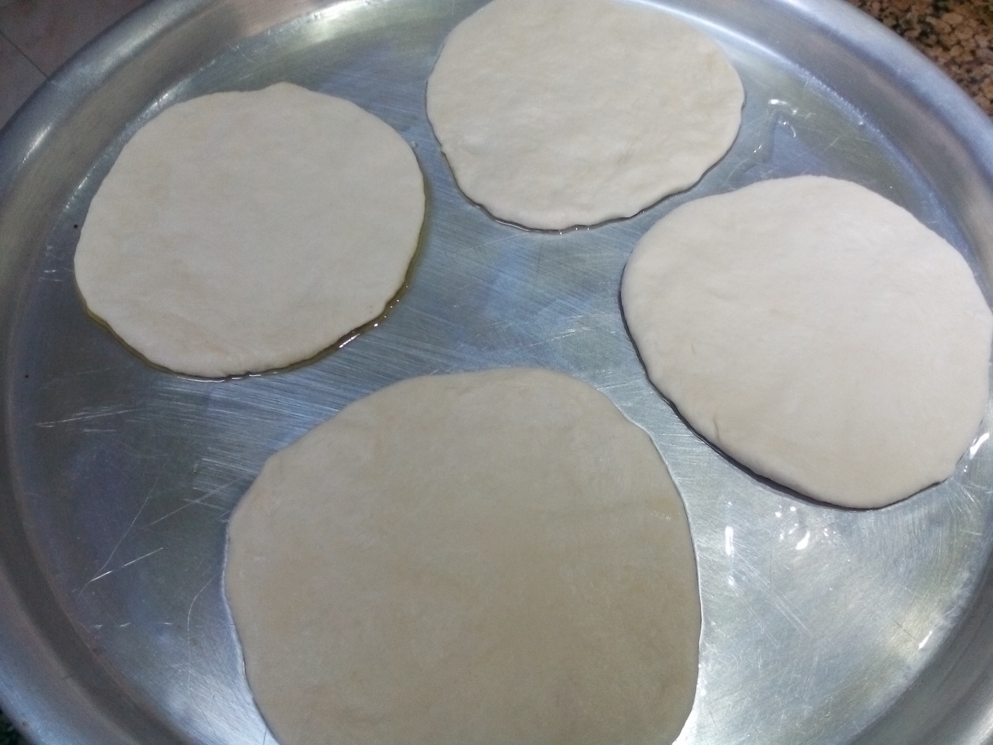 Mic dejun traditional - Manakish - zaatar