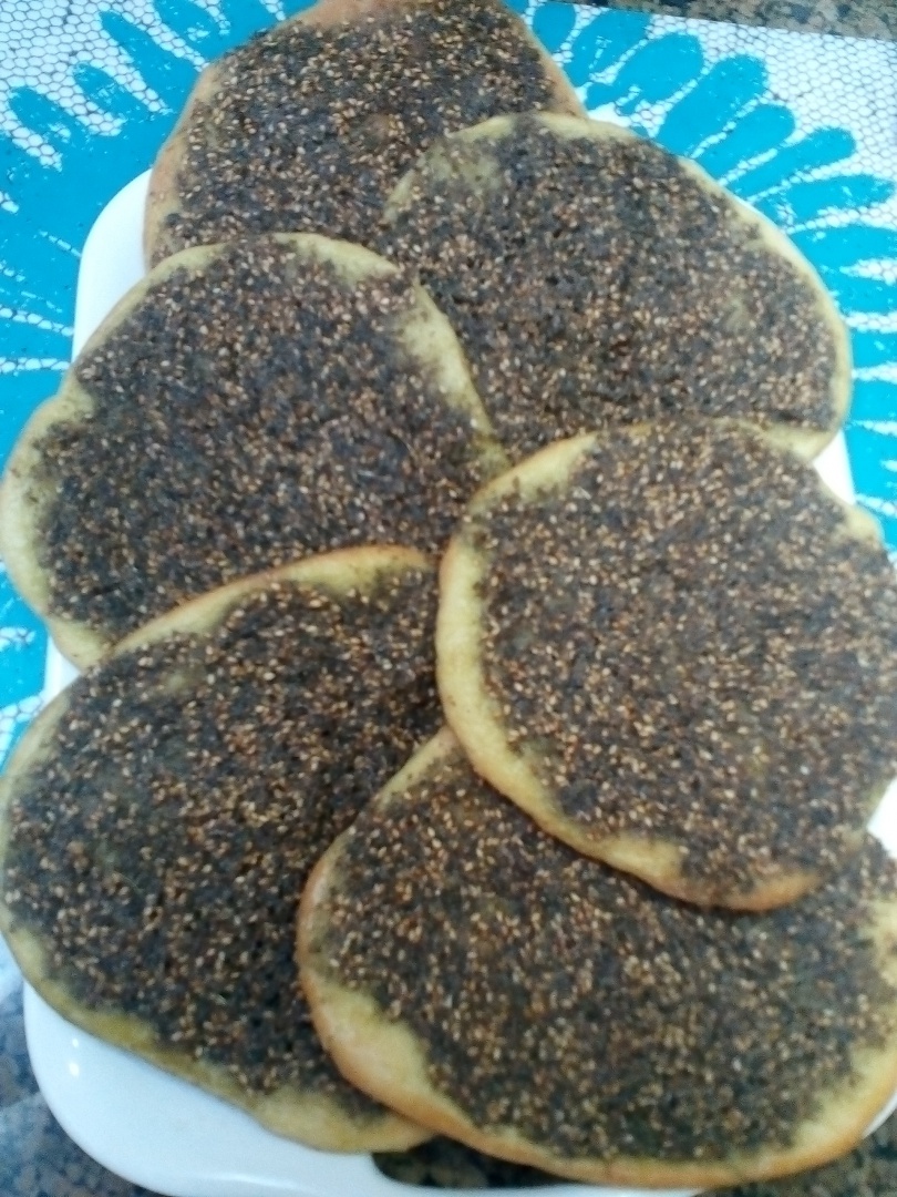 Mic dejun traditional - Manakish - zaatar