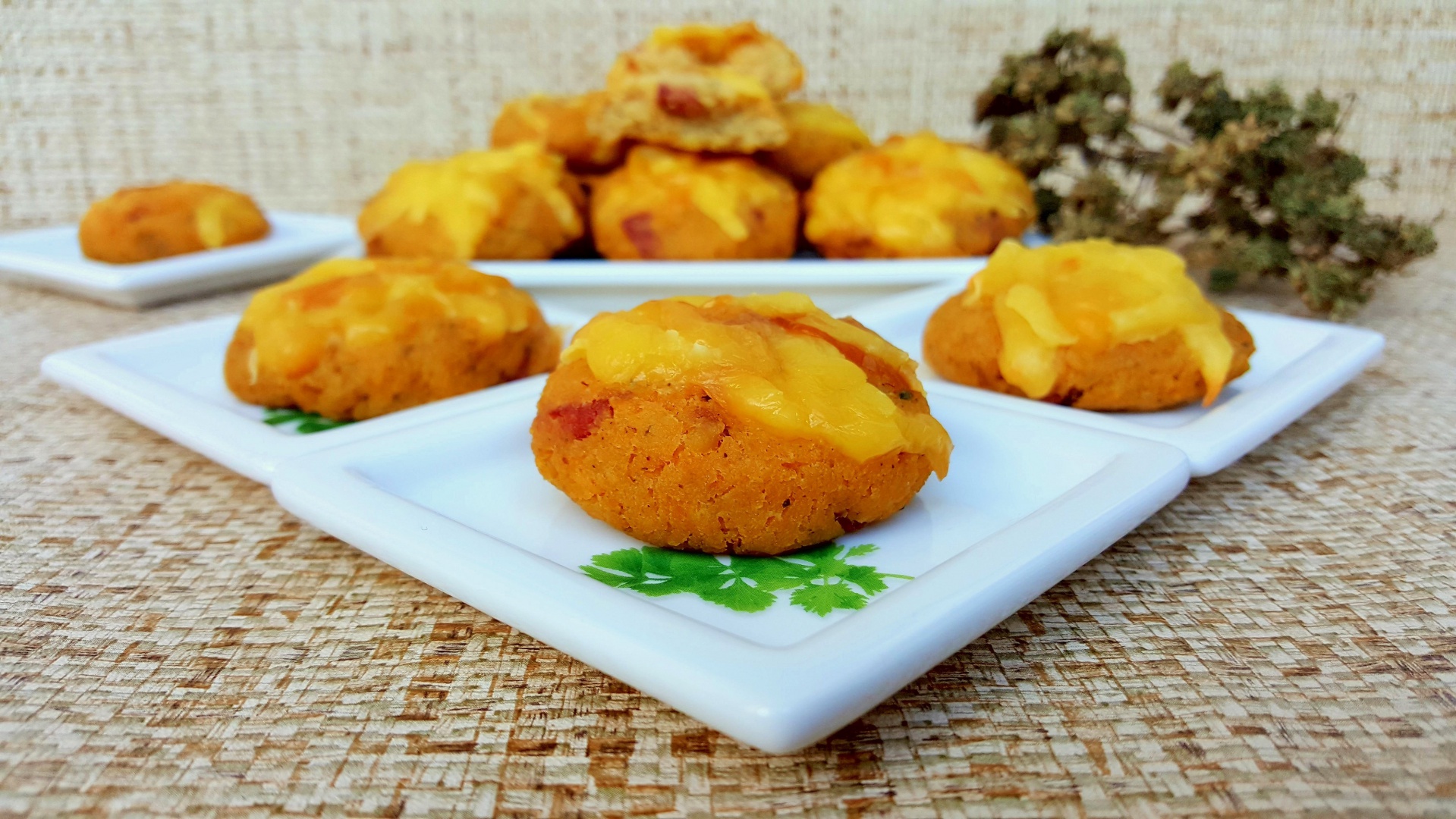 Fursecuri cu cartofi si cascaval