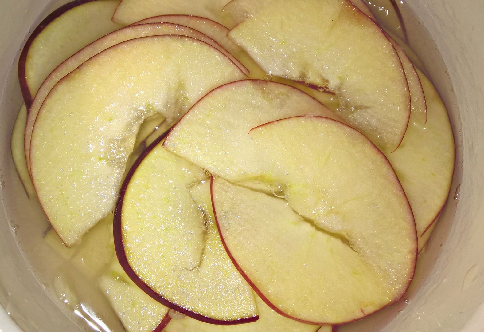 Trandafiri din foietaj pentru micul dejun