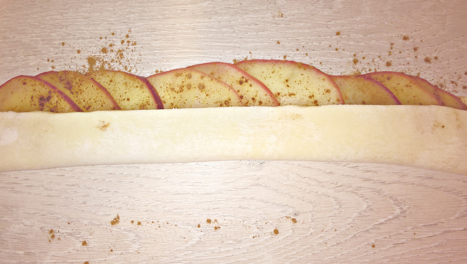 Trandafiri din foietaj pentru micul dejun