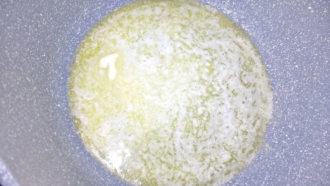 Clatite cu dulceata pentru un mic dejun delicios