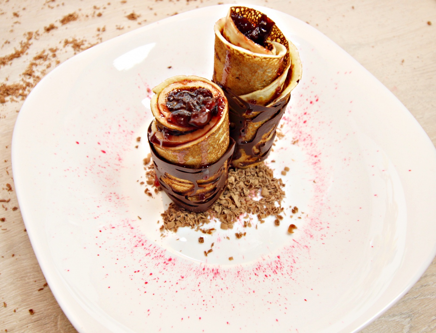 Clatite cu dulceata pentru un mic dejun delicios