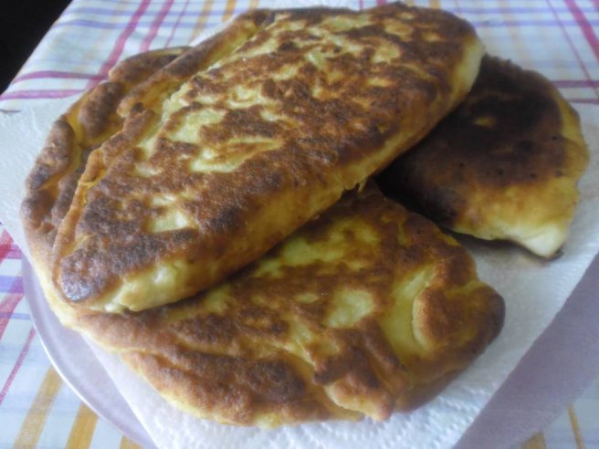 Placinta cu carne, la tigaie