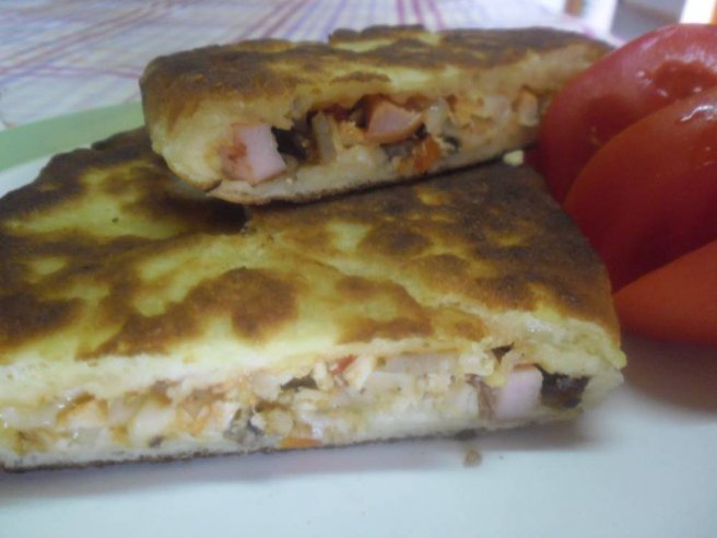 Placinta cu carne, la tigaie