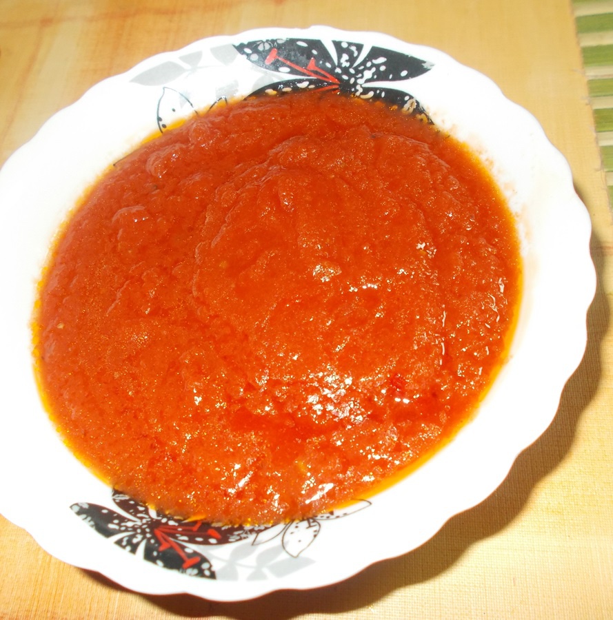 Chiftelute turcesti din carne de strut cu sos de iaurt si rosii