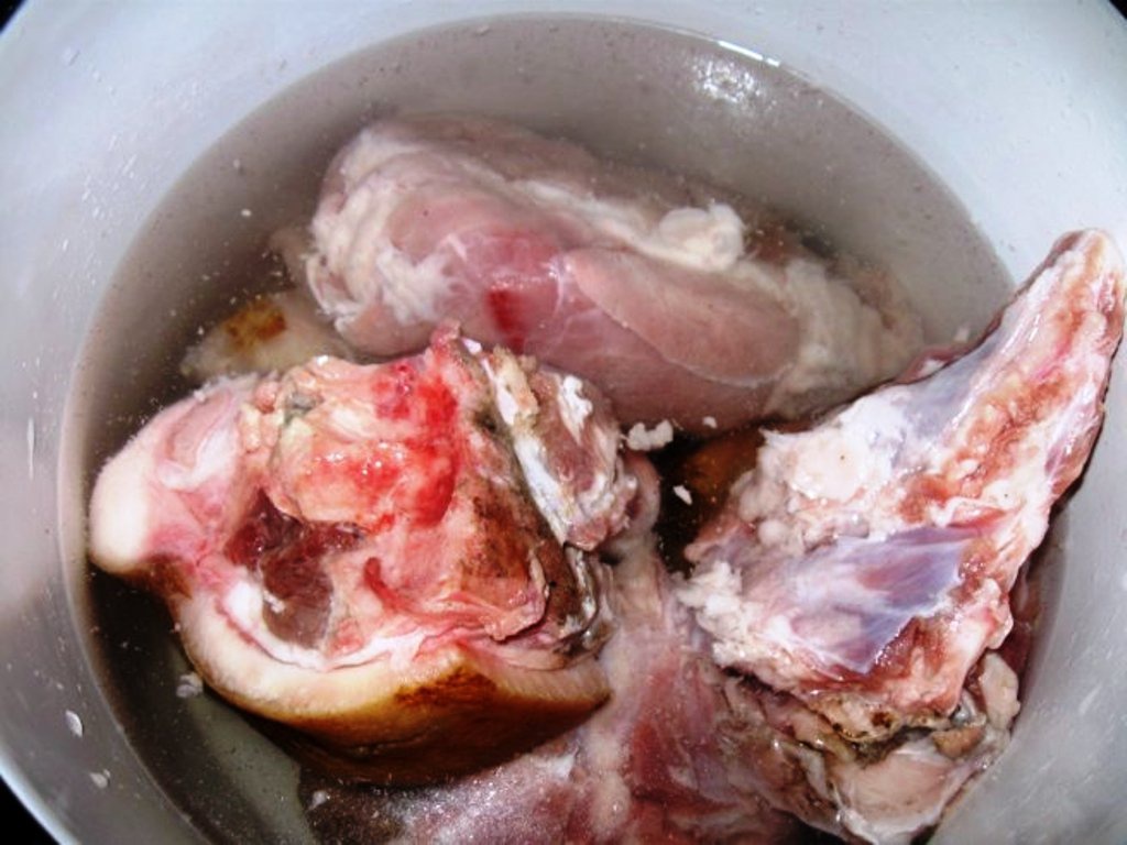 Racitura (piftie) de porc