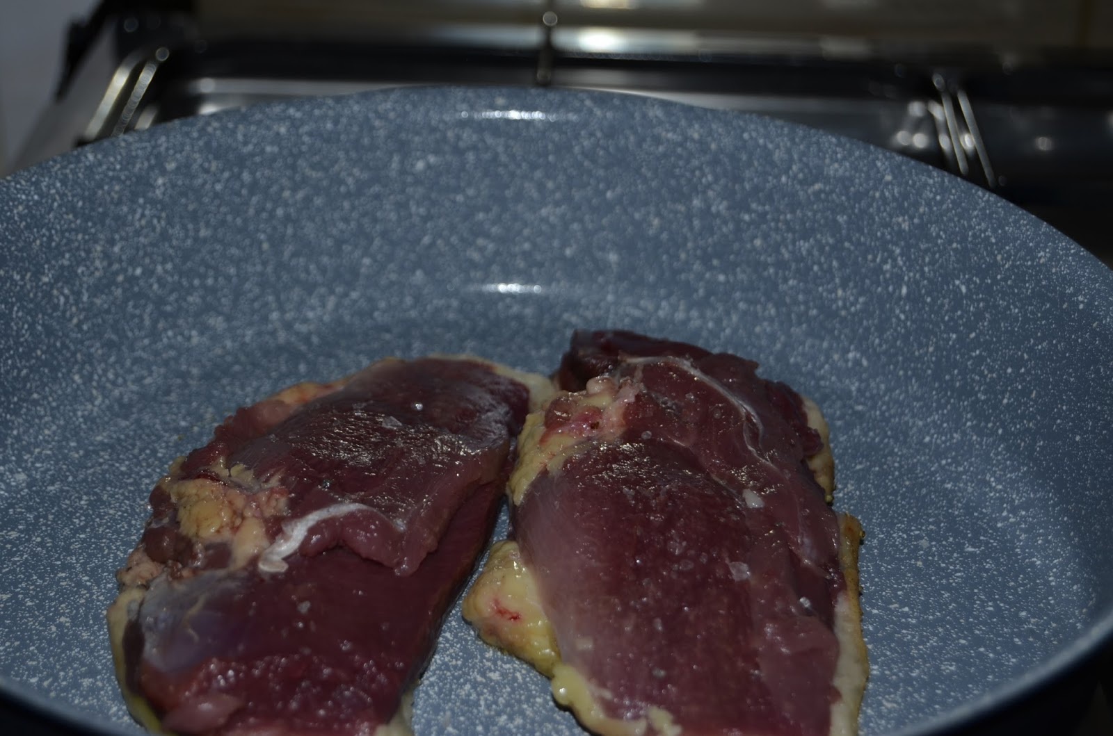 Piept de rata cu sos de portocale si salata de varza rosie!