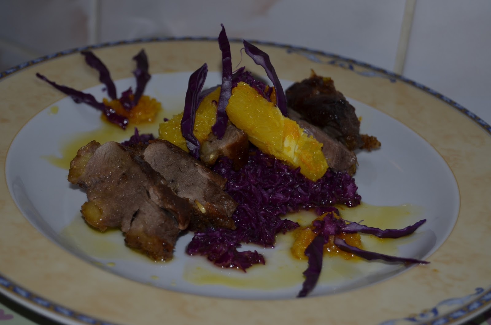 Piept de rata cu sos de portocale si salata de varza rosie!