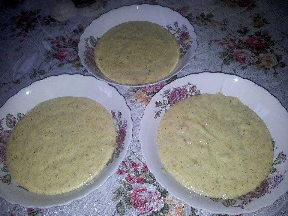 Tort cu foi de nuca si crema patisera