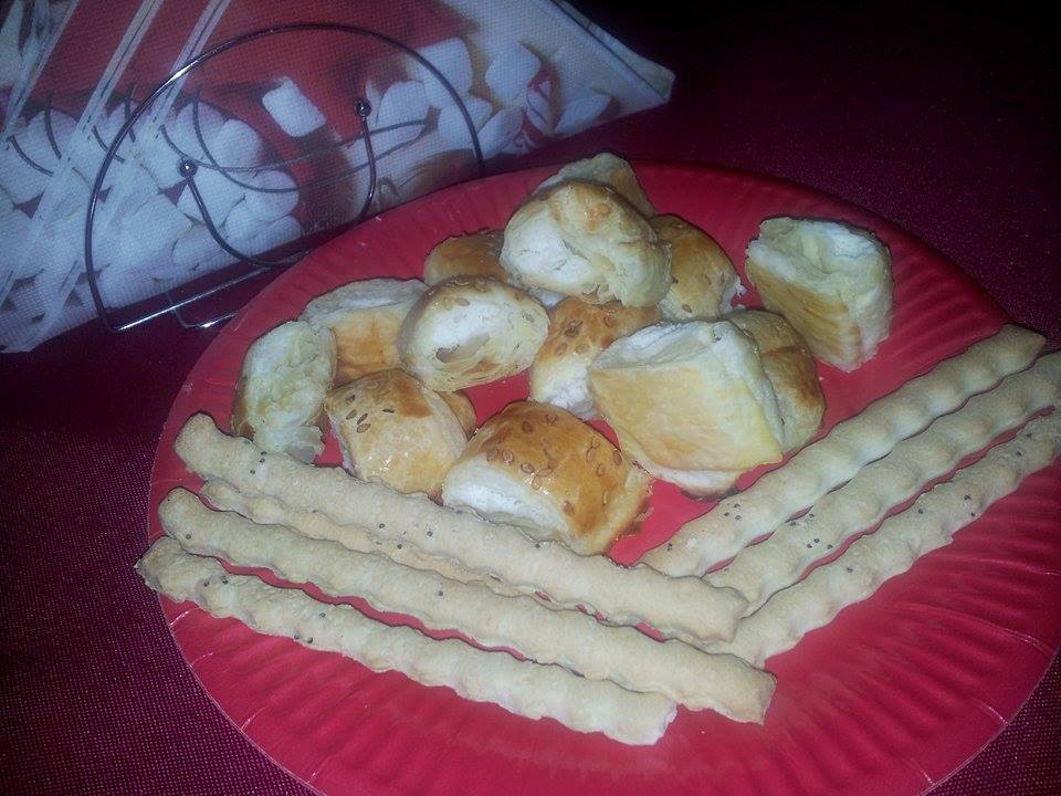 Mini pateuri cu branza sarata