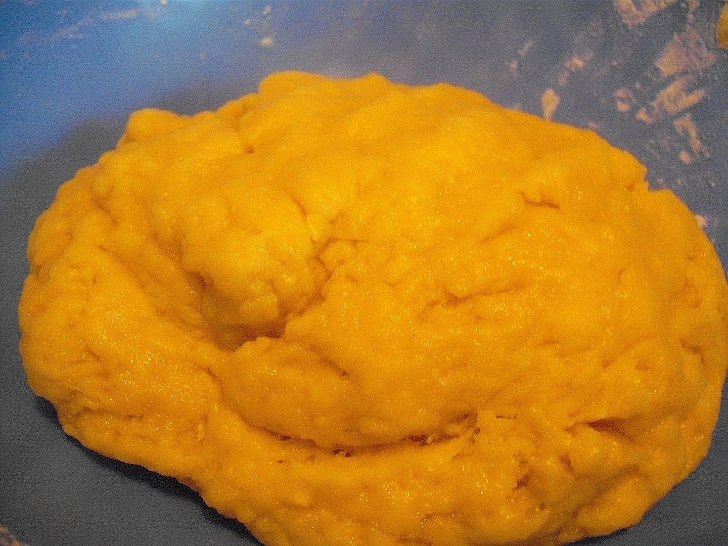 Biscuiti cu anason si bezea acrisoara de lamaie